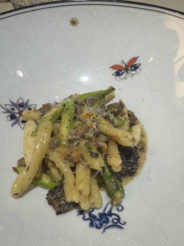 Caserecce, salsiccia e tartufo